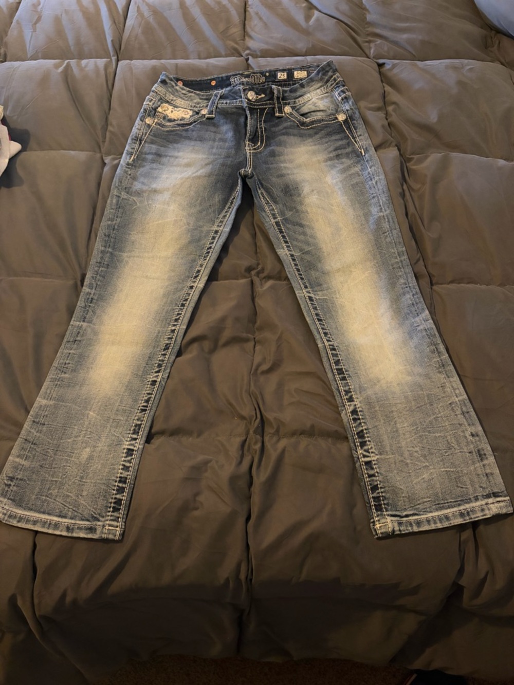 Miss Me Women's Light Blue Faded Capris
